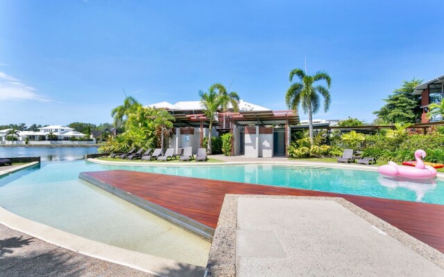 Blue Lagoon Lakeside Studio