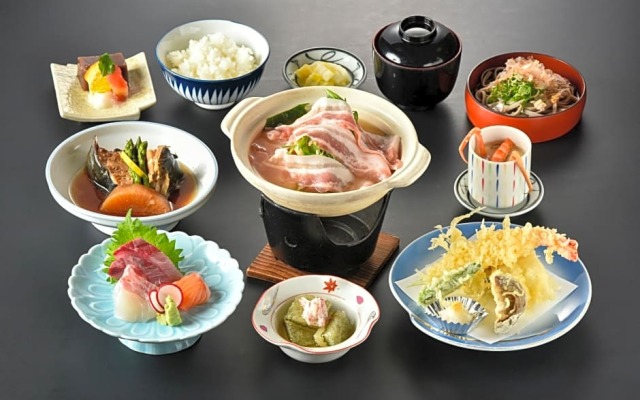 Sanroku Onsen Shinmeien