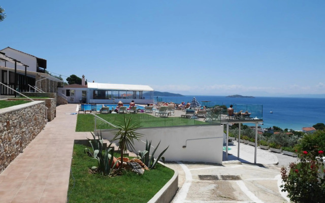 Rene Hotel
