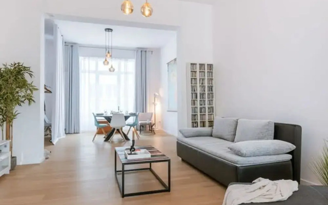 Spacious and Bright Apartment With Sunny Terrace