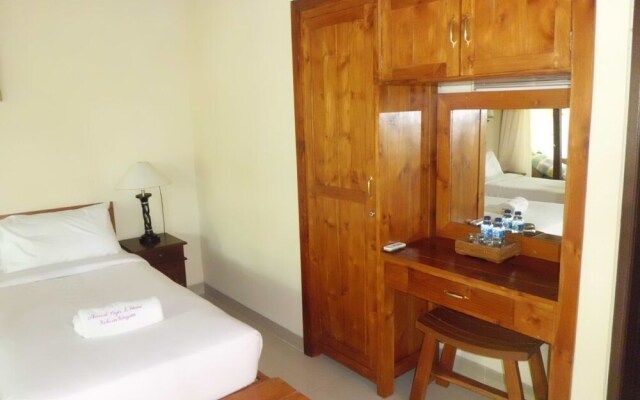 Amed Cafe & Hotel Kebun Wayan