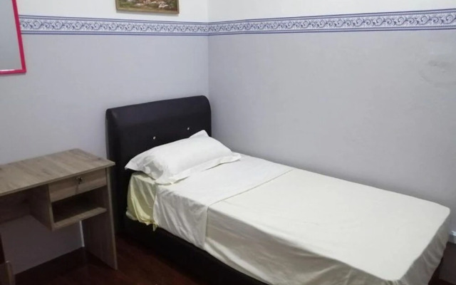 Single Room With Ac, Central Accomodation