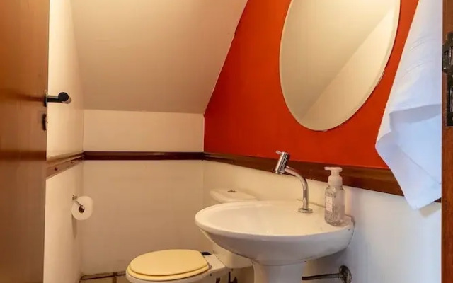 Casa ampla com piscina e churrasqueira