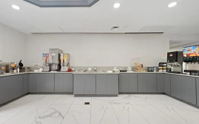 Chicago Club Inn Suites