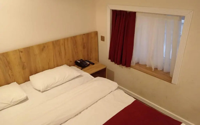 London Hotel and Guest House