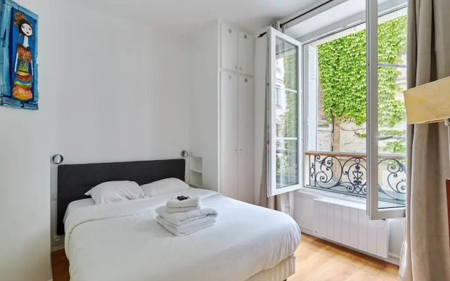 Charming 1 Bedroom Apartment Le Marais