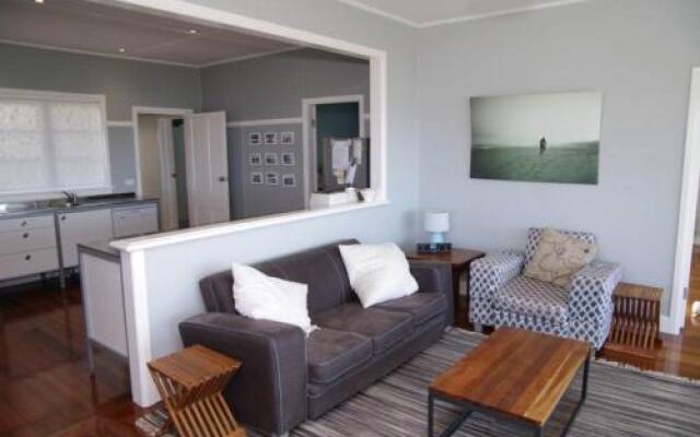 Awesome View, 4 View Street