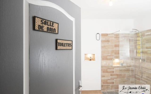 Meublé de tourisme " Le Jasmin Étoilé"- Hell-Bourg - SALAZIE