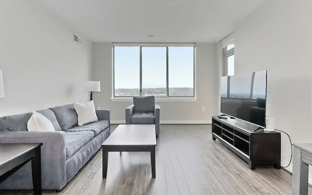Modern getaway in Reston 1 bedroom