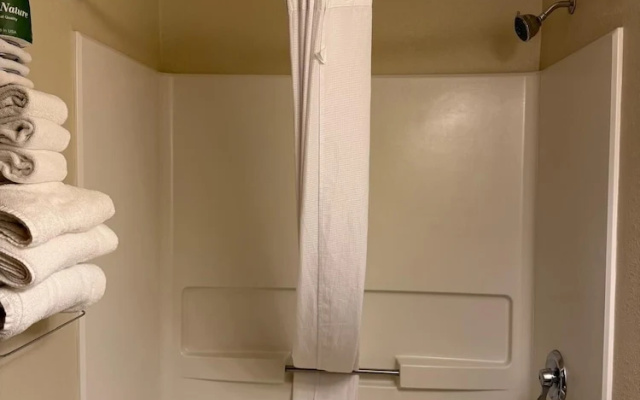 Cassville Four seasons inn & suits
