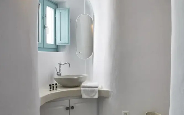 Valsamo Luxury Homes & Suites