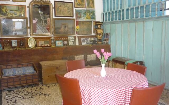 Traditional Villa 7 Mins Drive From Haraki Beach