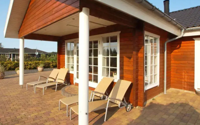 10 Person Holiday Home in Hemmet