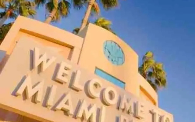 Miami Stay With Pool Luxury