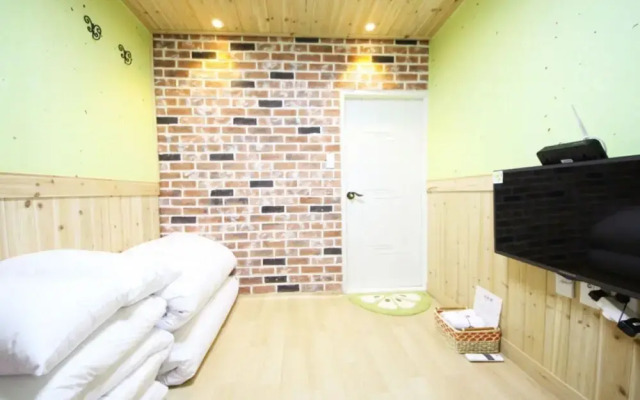 Jeonju Myeongmunga Hanok Stay