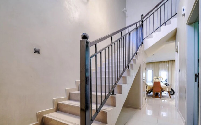 KOHH – 3BR Townhouse in Claret