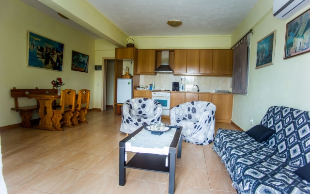 D2-George Apartments by the Sea and Airport