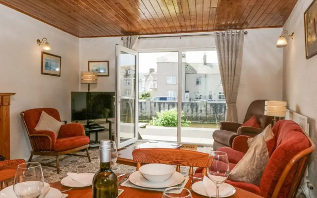 Lazey Cottage