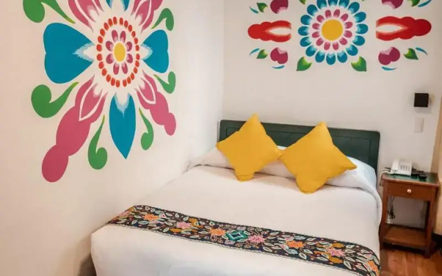 Cusco Plaza Nazarenas