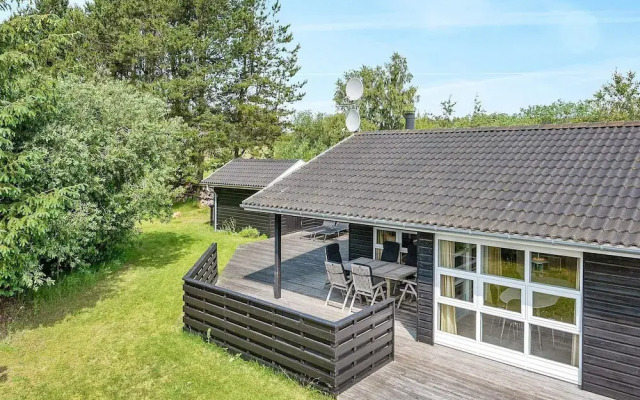 8 Person Holiday Home in Albaek
