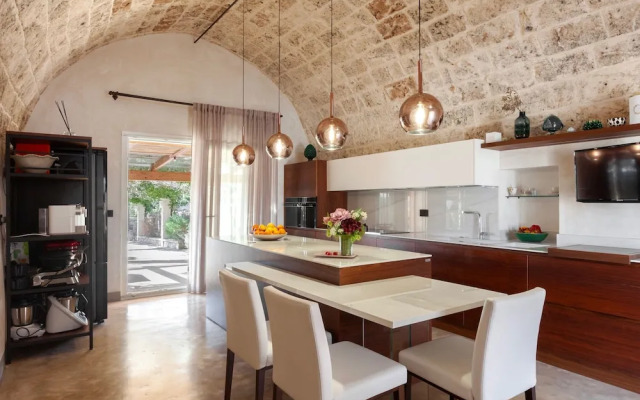 Masseria Misocampo With Garden And Pool