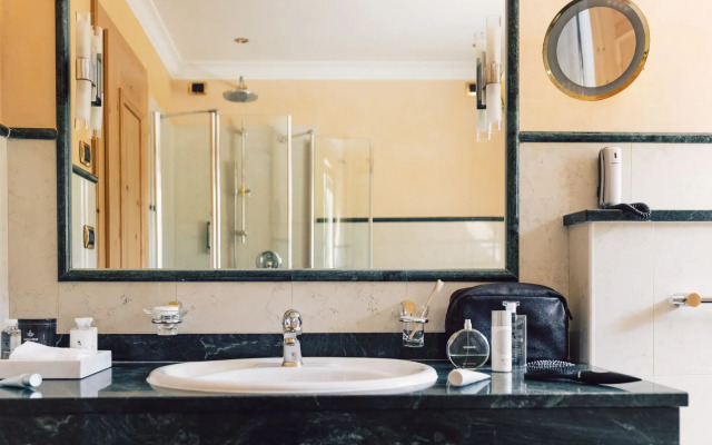 Alpenpalace Luxury Hideaway & Spa Retreat