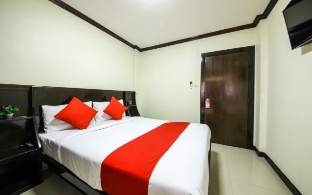 OYO 118 Beach Walk Stay