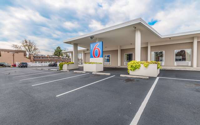 Motel 6 Winchester, VA