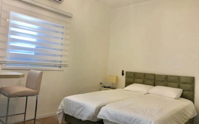 Studio Apartment in Bat-Yam