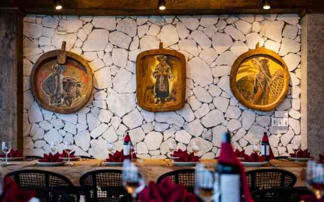 Sapa CatCat Hills Resort