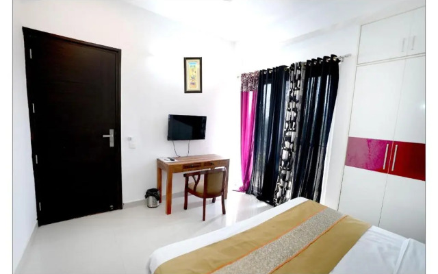 OYO Flagship 70002 Gupta Residency