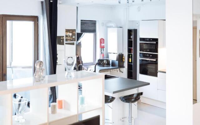 Luxury Flat 8 near Metro