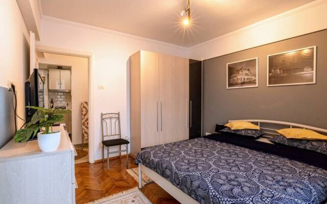 Modern & Stylish Apt of City 5min Beach