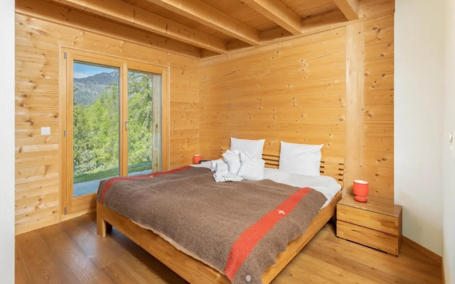 Crystal de Neige Luxury Chalet Spa & Jacuzzi