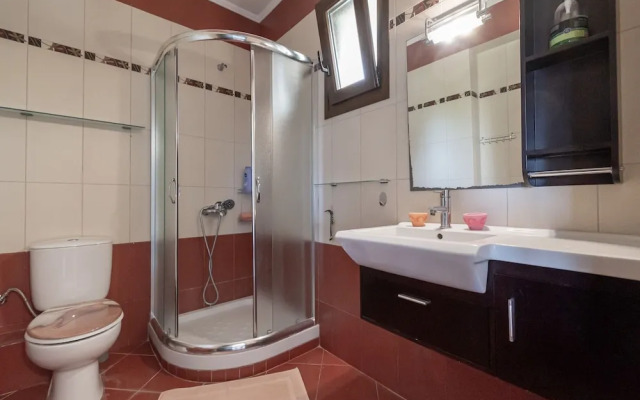 Penny Toroneus Edge by Rentalspro - Anioti