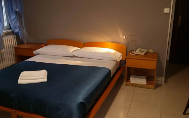 Flying Hotel