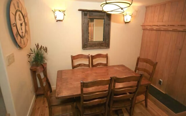 Vail Village 3-Bedroom 3-Bath