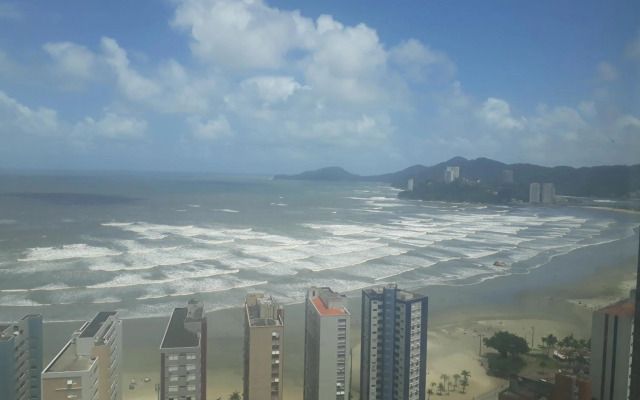 Amplo e Confortável Apartamento em Santos