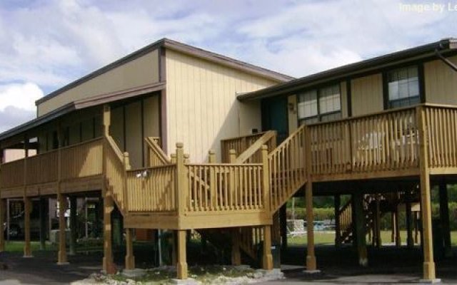 River Wilderness Waterfront Cabins