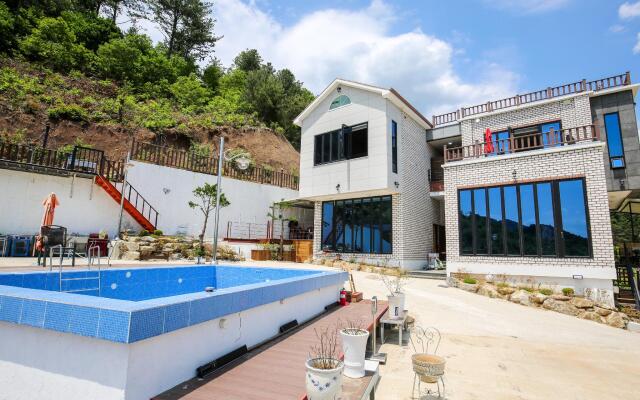 Gapyeong landevue pension