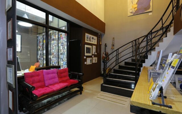 Pyat Music and Artel Guesthouse
