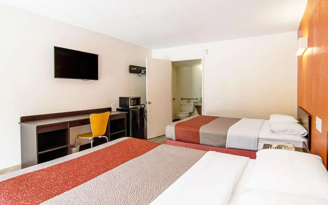 Motel 6 Starke, FL