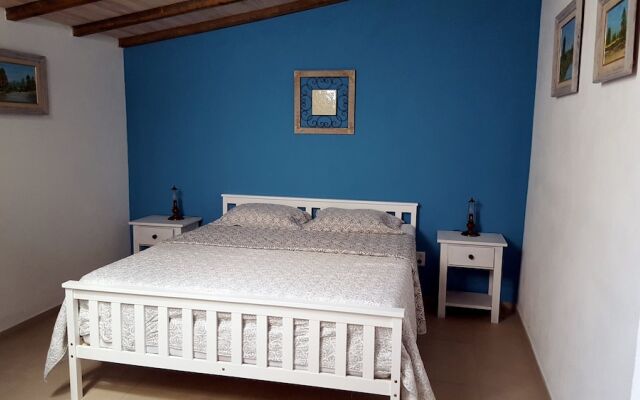 Aguas Belas b& be T1 Blue