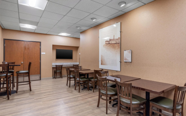 Best Western Plus Oak Harbor Hotel & Conference Center