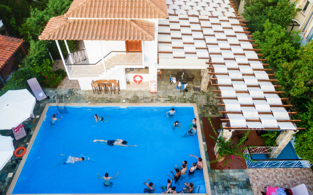 Neda Hotel