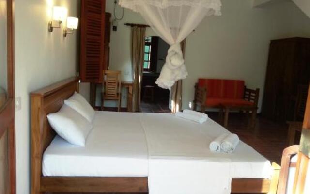 Hettimulla River House