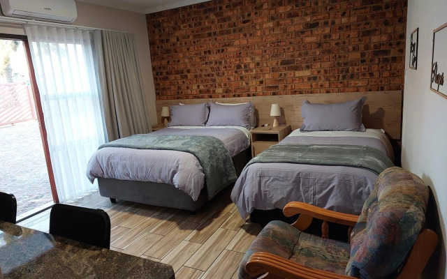 Twins Guest House Astoni