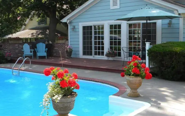 Somewhere Inn Time Bed & Breakfast