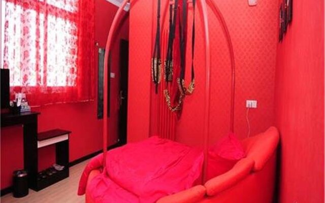 Friday Theme Guesthouse Branch Two