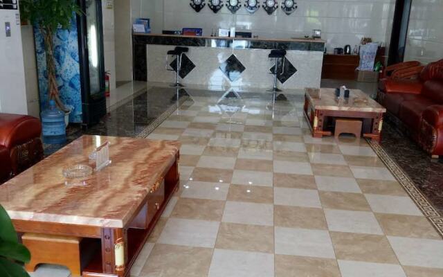 Huayun Business Hotel